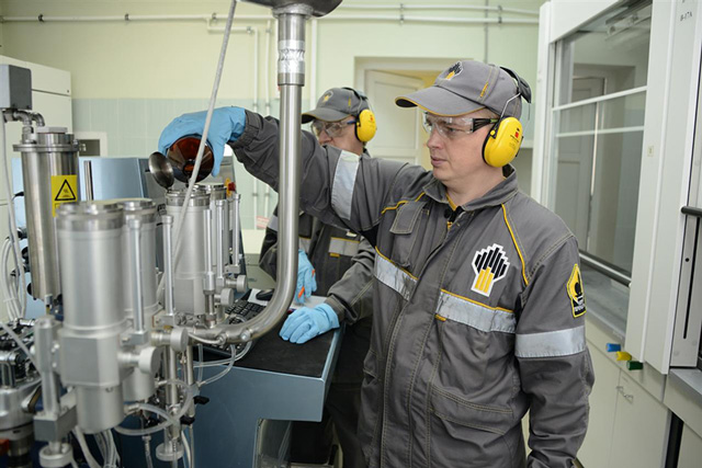 Сызранский НПЗ завершил техперевооружение центральной заводской лаборатории